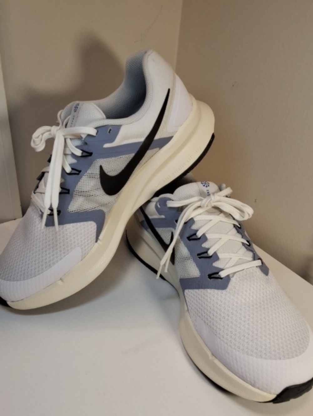 Nike Run Swift 3 Mens Size 10 White / Ashen Slate Running Shoes DR2698-101